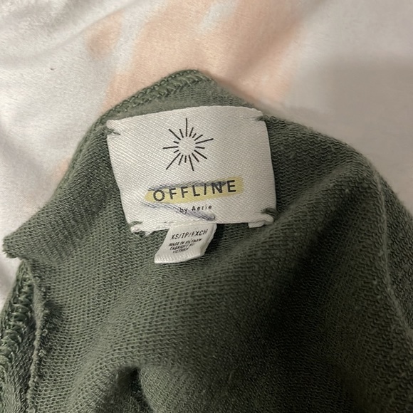 Green open back crop top - Picture 3 of 3